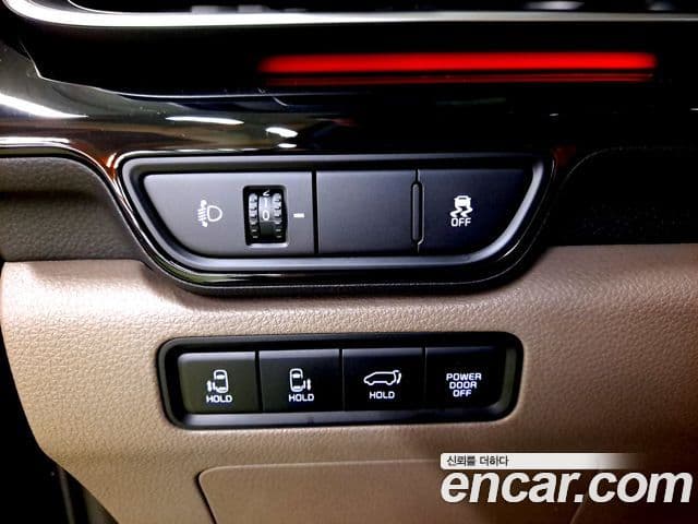 Kia Carnival 2024 — ფოტო 18/20