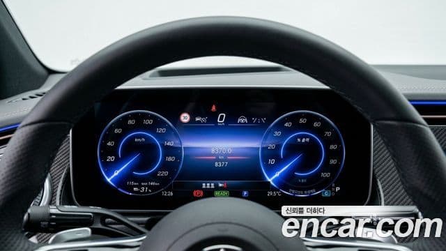Mercedes-Benz EQB 2025 — ფოტო 12/12