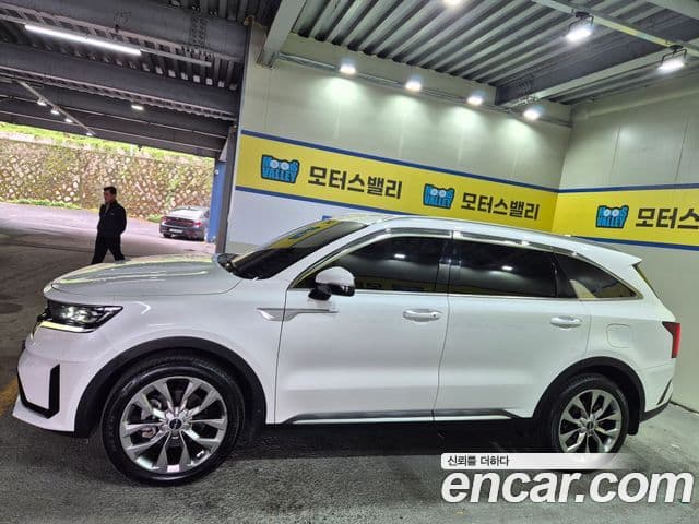 Kia Sorento 2022 — Фото 2/20