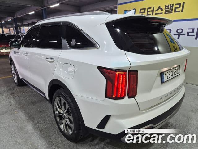 Kia Sorento 2022 — Фото 3/20