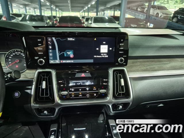 Kia Sorento 2022 — Фото 12/20