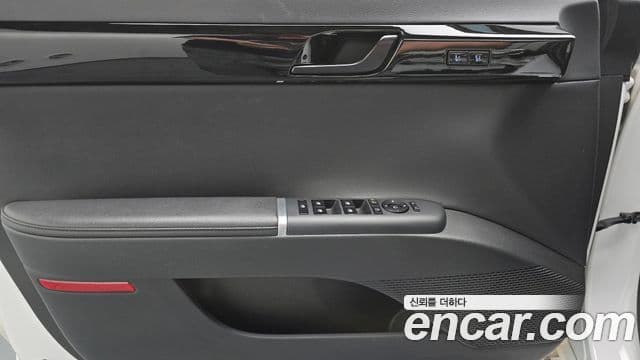 Hyundai Grandeur Hybrid 2023 — Şəkil 28/31