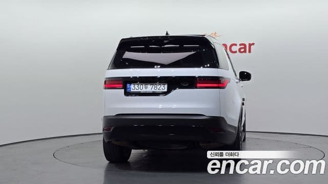 Land Rover Discovery 5 2023 — ფოტო 3/20