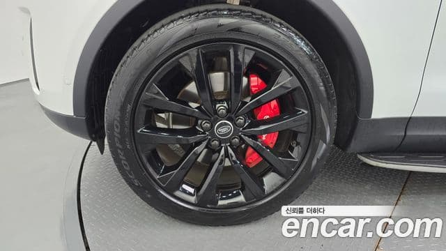 Land Rover Discovery 5 2023 — ფოტო 4/20