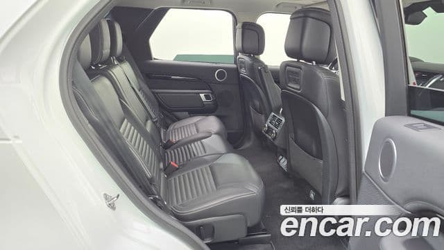 Land Rover Discovery 5 2023 — ფოტო 10/20