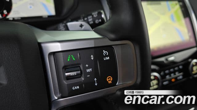 Land Rover Discovery 5 2023 — ფოტო 15/20