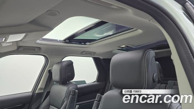 Land Rover Discovery 5 2023 — ფოტო 17/20