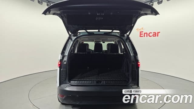 Land Rover Discovery 5 2023 — ფოტო 19/20