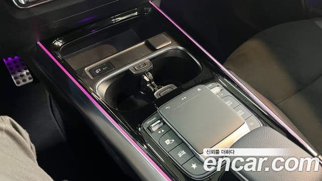 Mercedes-Benz GLA-Class 2022 — ფოტო 15/20