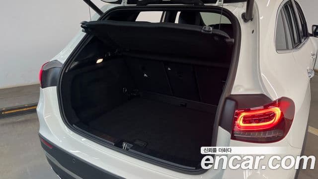 Mercedes-Benz GLA-Class 2022 — ფოტო 18/20