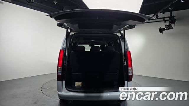 Hyundai Staria 2025 — Фото 19/20