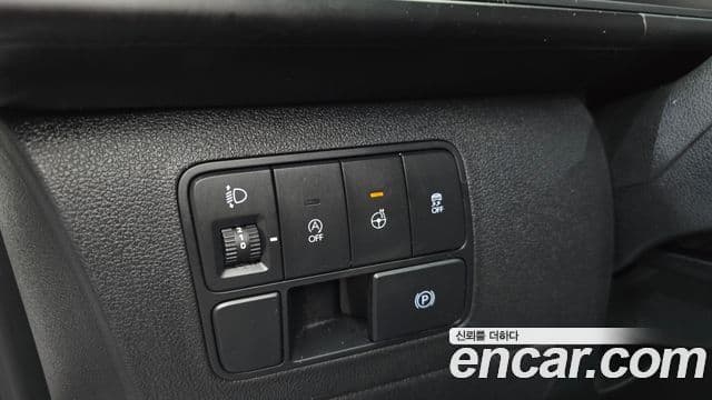 Hyundai Staria 2025 — Şəkil 16/34
