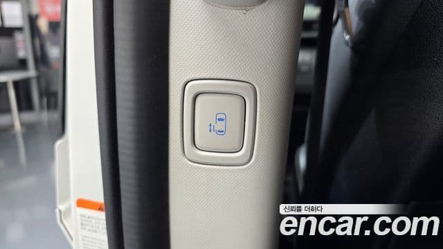 Hyundai Staria 2025 — Şəkil 17/34