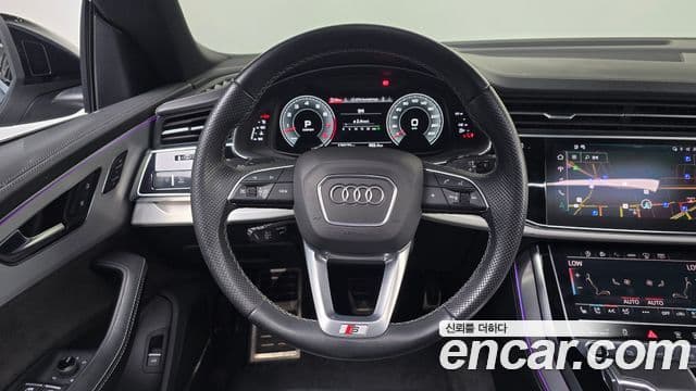 Audi Q7 2021 — ფოტო 13/20
