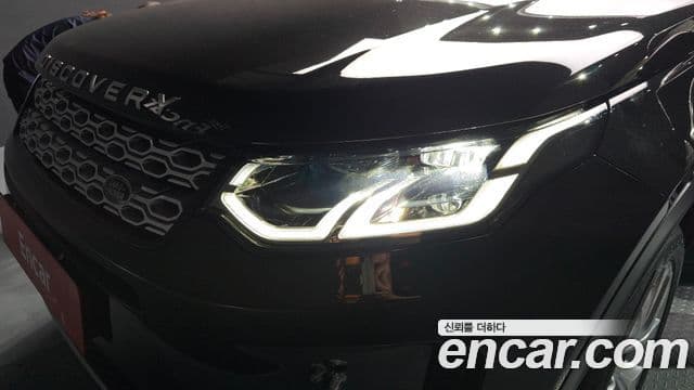 Land Rover Discovery Sport 2022 — Photo 17/32