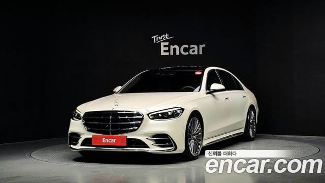 Mercedes-Benz S-Class 2023 — Photo 9/20