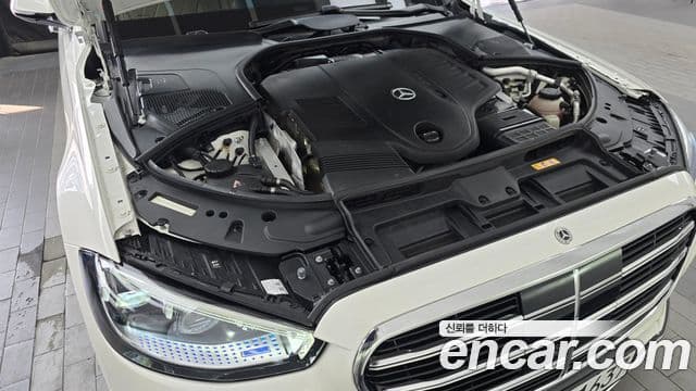 Mercedes-Benz S-Class 2023 — Photo 14/20
