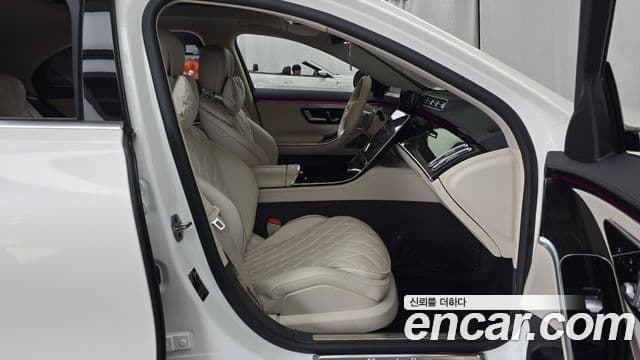 Mercedes-Benz S-Class 2023 — Photo 16/20