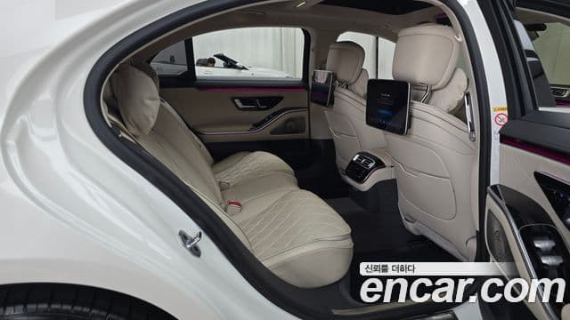 Mercedes-Benz S-Class 2023 — Photo 4/20