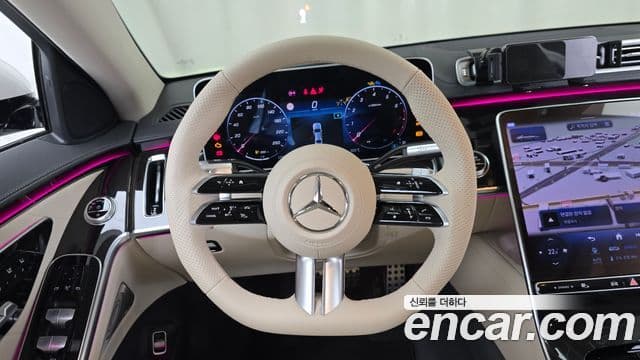 Mercedes-Benz S-Class 2023 — Photo 2/20