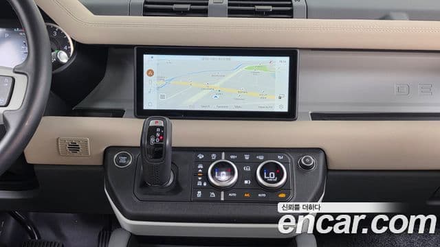 Land Rover Defender 2022 — ფოტო 14/20
