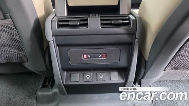Land Rover Defender 2022 — ფოტო 18/20
