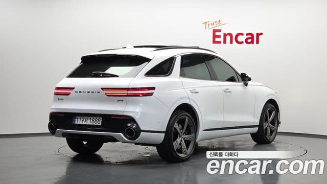 Genesis GV70 2023 — ფოტო 2/20