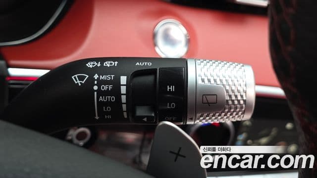 Genesis GV70 2023 — ფოტო 18/20