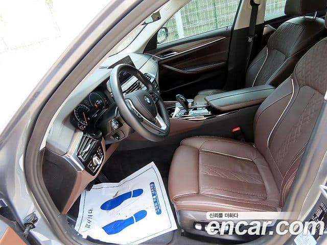 BMW 5 Series 2019 — Şəkil 8/20