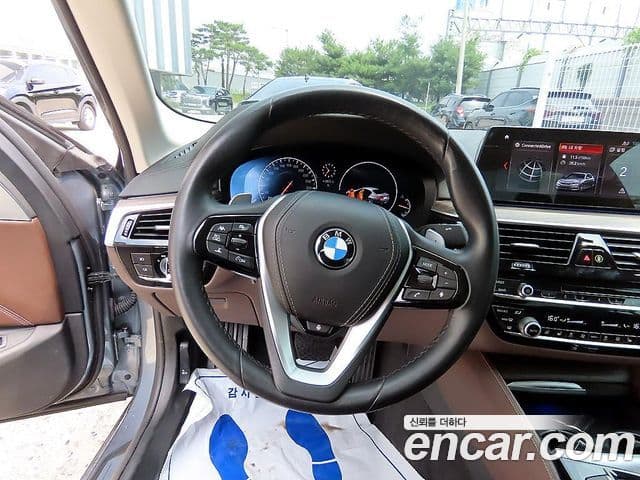 BMW 5 Series 2019 — Şəkil 14/20