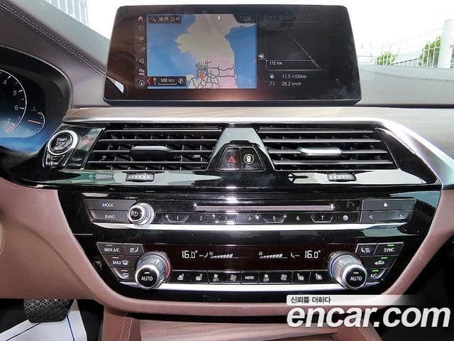 BMW 5 Series 2019 — Şəkil 16/20