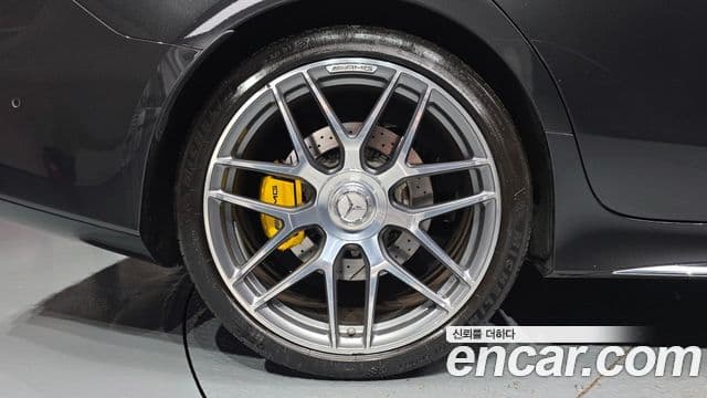 Mercedes-Benz AMG GT 2023 — Photo 14/34