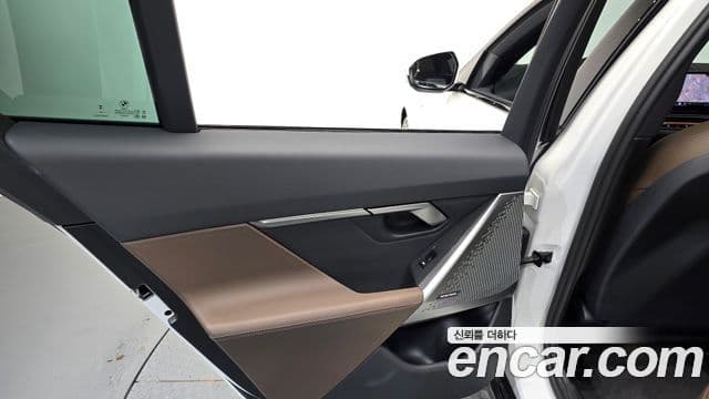 BMW 5 Series 2024 — Photo 23/32