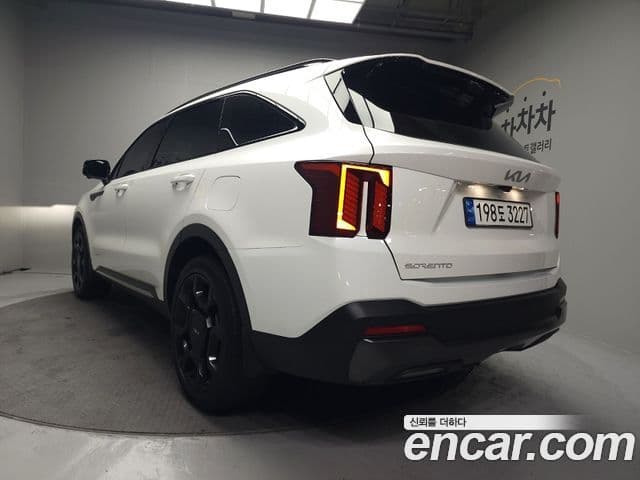 Kia Sorento 2023 — ფოტო 4/20