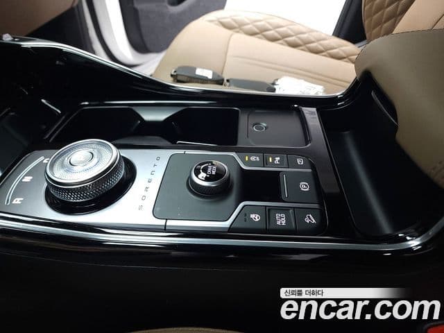 Kia Sorento 2023 — ფოტო 13/20