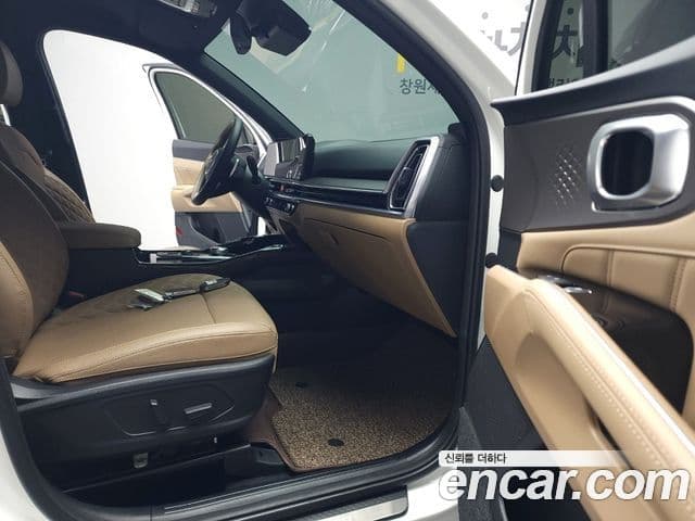 Kia Sorento 2023 — ფოტო 15/20