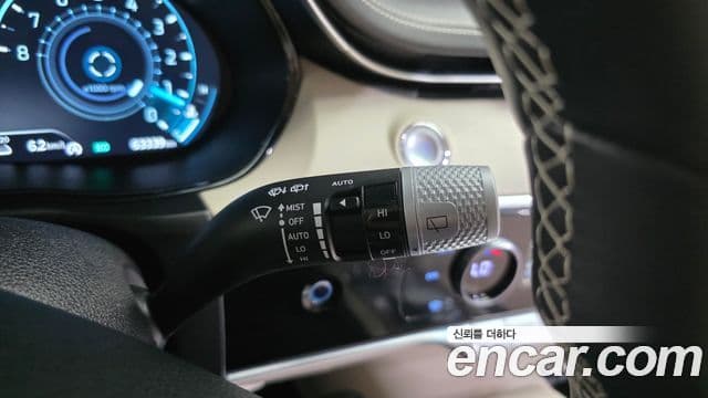 Genesis GV70 2021 — Şəkil 33/34