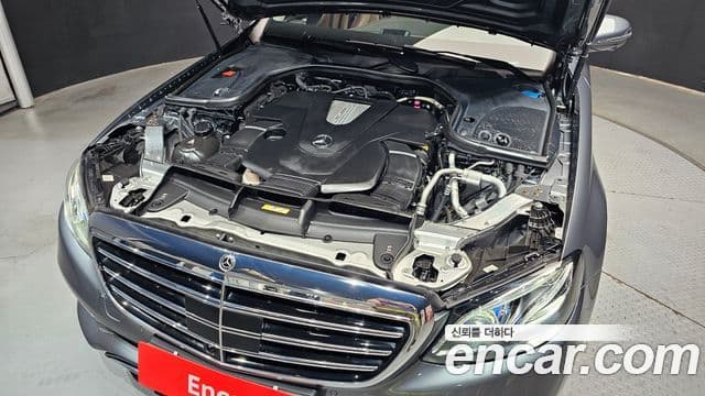 Mercedes-Benz E-Class 2020 — ფოტო 6/20