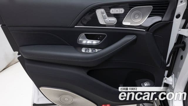 Mercedes-Benz GLS-Class 2025 — ფოტო 15/20