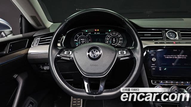 Volkswagen Arteon 2019 — ფოტო 13/20