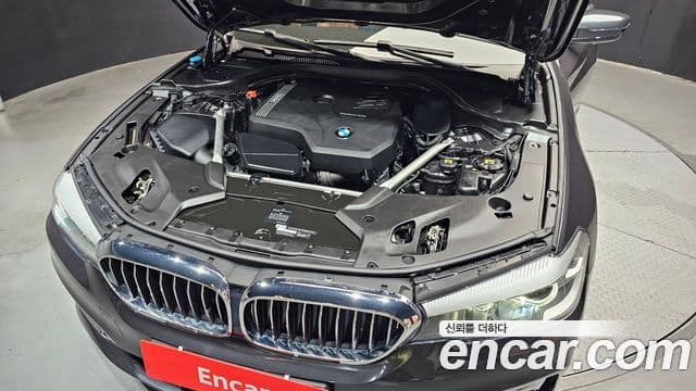 BMW 5 Series 2019 — фото 6 из 20