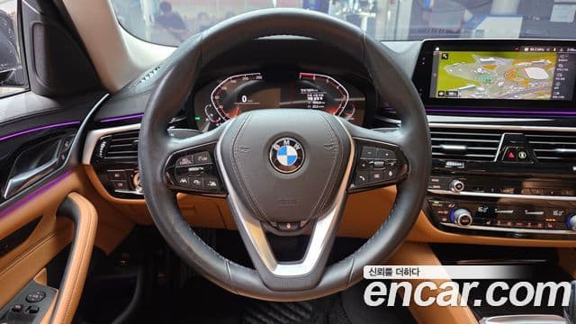 BMW 5 Series 2019 — Şəkil 13/20