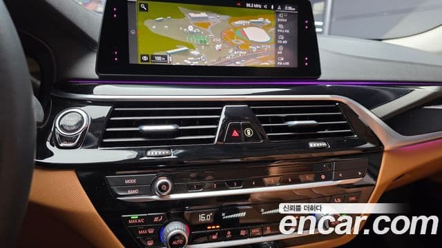 BMW 5 Series 2019 — Şəkil 14/20