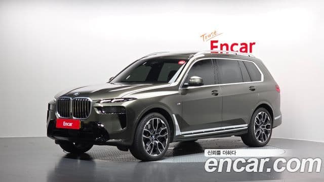 BMW X7 2024 — Фото 1/20