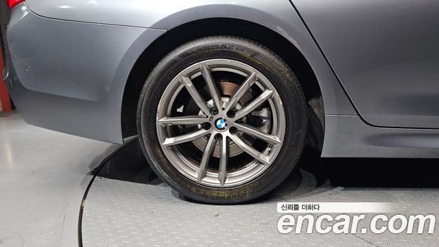 BMW 5 Series 2018 — Şəkil 5/20