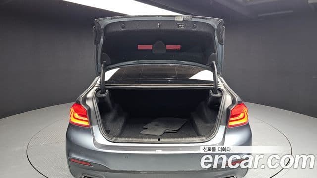 BMW 5 Series 2018 — Şəkil 20/20