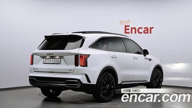 Kia Sorento 2022 — Фото 2/20