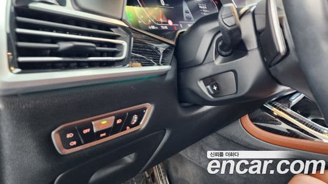BMW X7 2022 — Şəkil 37/40