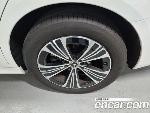 Mercedes-Benz E-Class 2025 — Şəkil 19/20