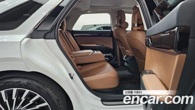 Hyundai Grandeur 2023 — ფოტო 11/20